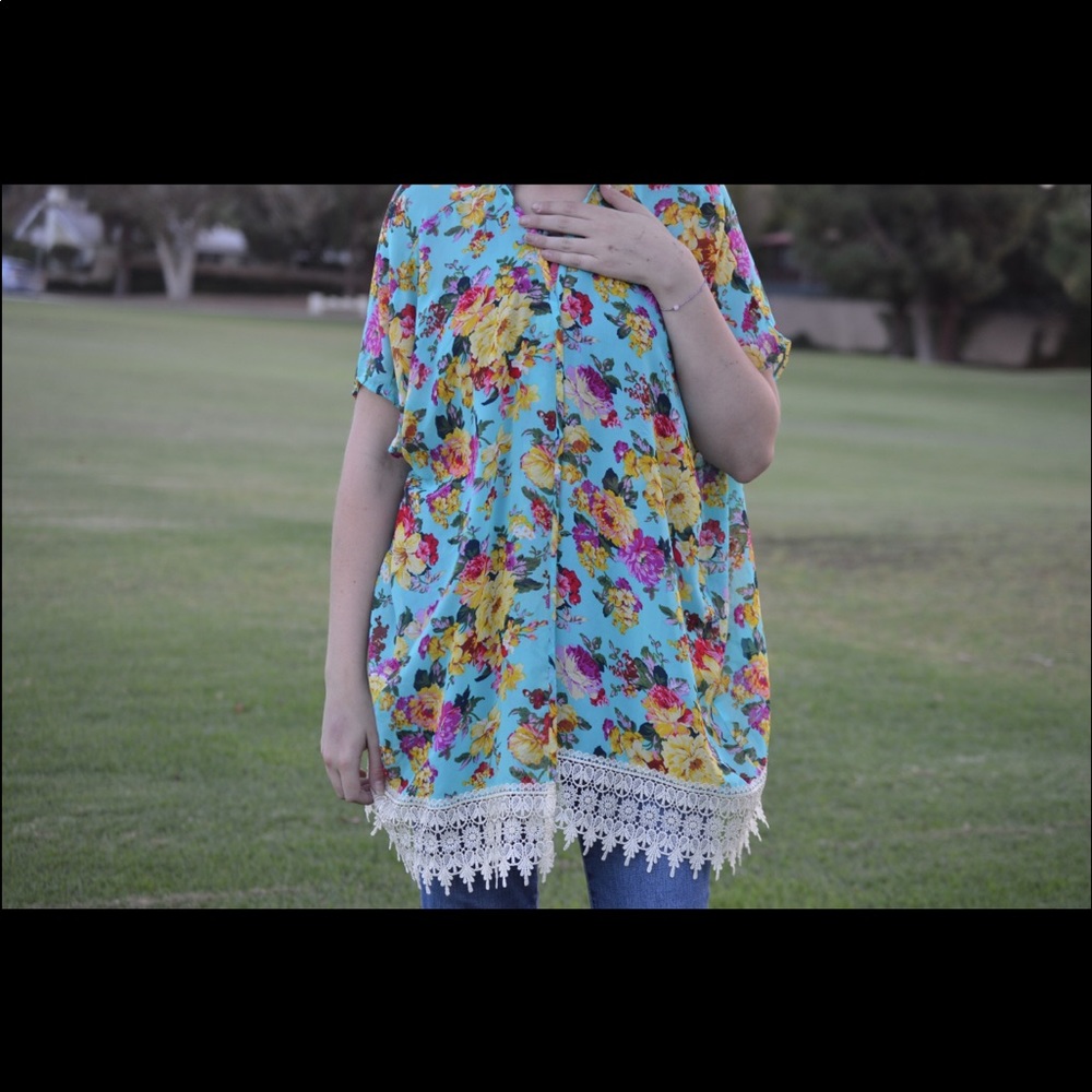 Flowing floral cardigan very light thickness